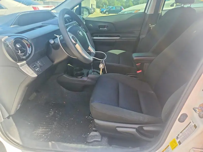 2016 TOYOTA PRIUS C TWO  