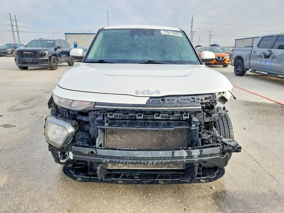 2022 KIA SOUL LX  