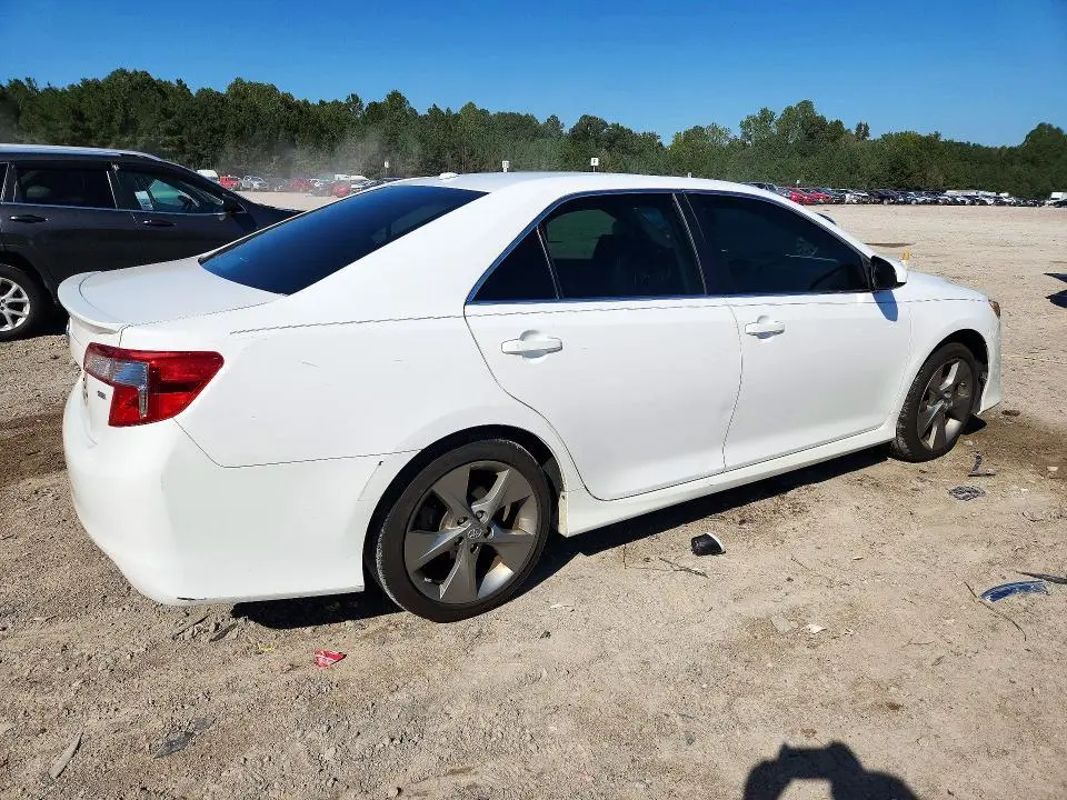 2014 TOYOTA CAMRY SE V6  