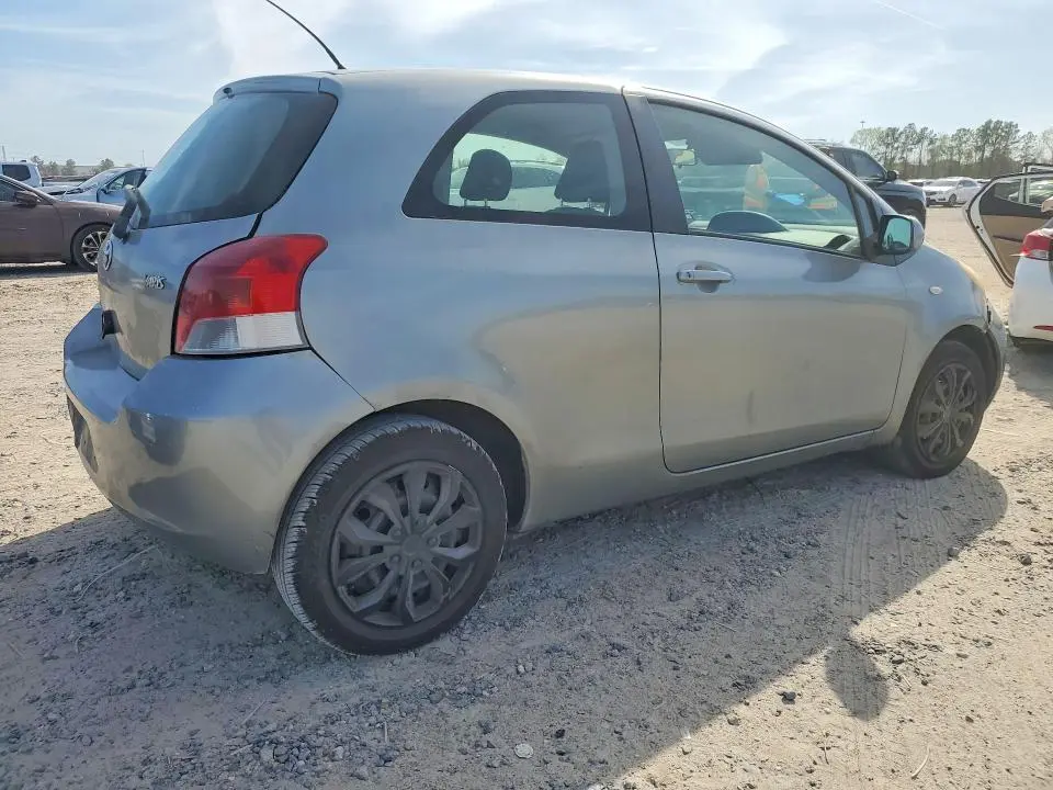 2010 TOYOTA YARIS BASE  
