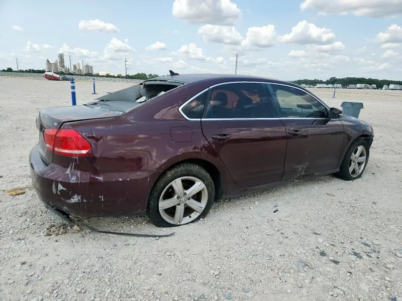 2013 VOLKSWAGEN PASSAT SE  