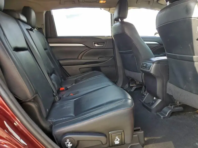 2016 TOYOTA HIGHLANDER XLE  