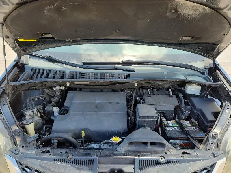2016 TOYOTA SIENNA SE  