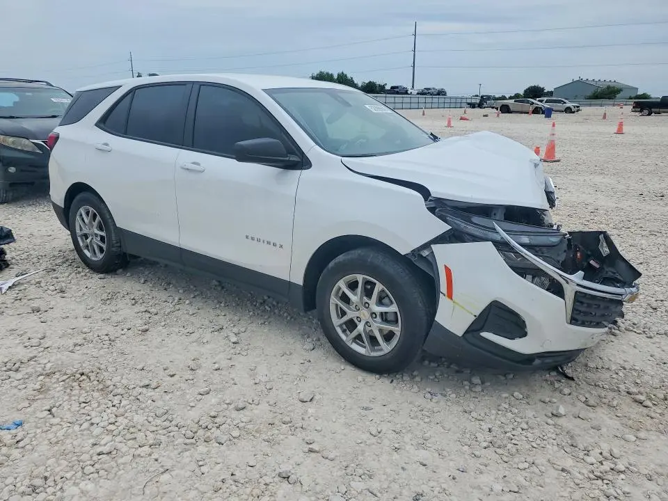 2024 CHEVROLET EQUINOX LS  