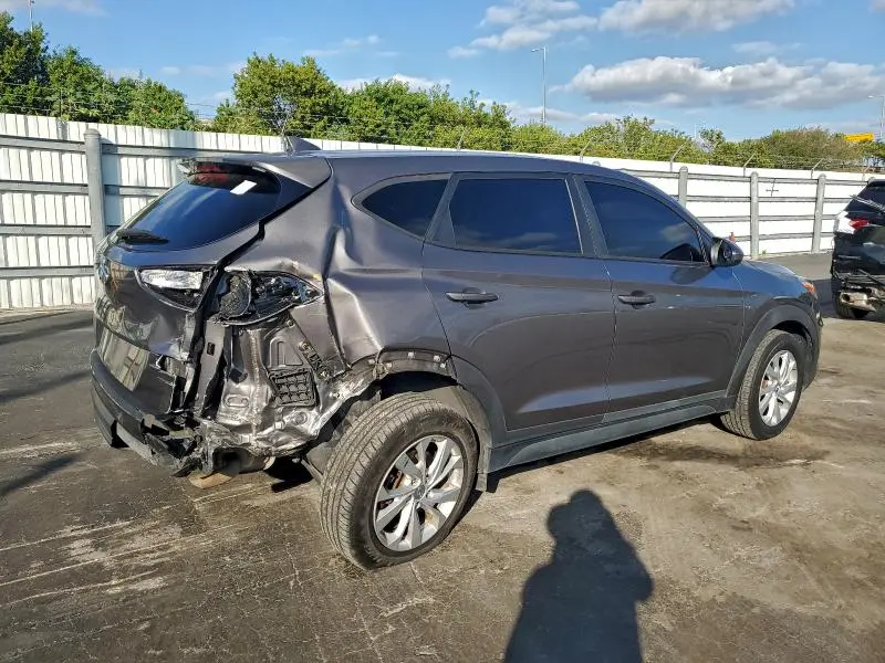 2020 HYUNDAI TUCSON SE  