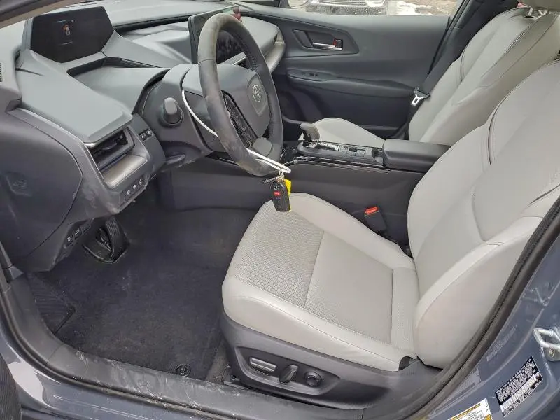 2025 TOYOTA PRIUS LE  