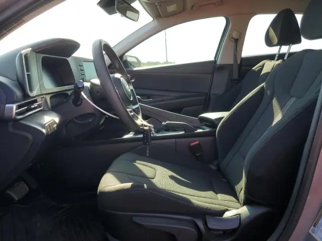 2024 HYUNDAI ELANTRA SE  