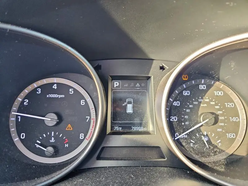 2017 HYUNDAI SANTA FE SE  