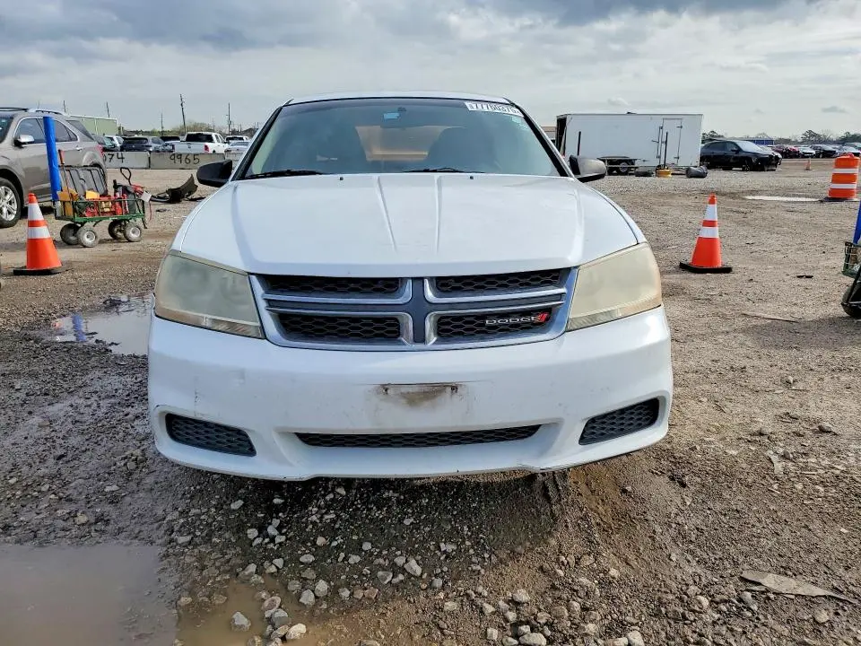 2013 DODGE AVENGER SE  