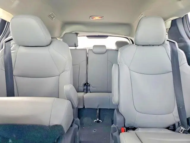 2026 TOYOTA SIENNA XLE 7 PASSENGER  