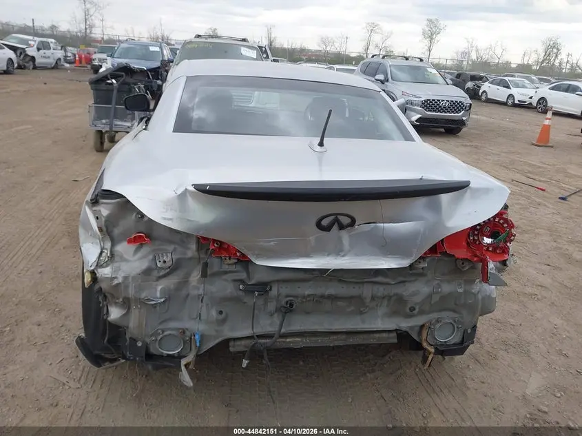 2010 INFINITI G37  
