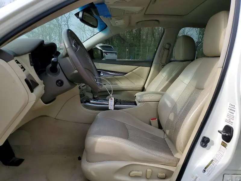 2015 INFINITI Q70L 3.7  