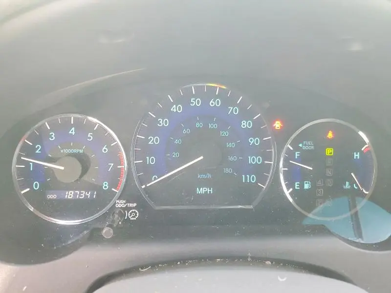 2010 TOYOTA SIENNA LE 8-PASSENGER  