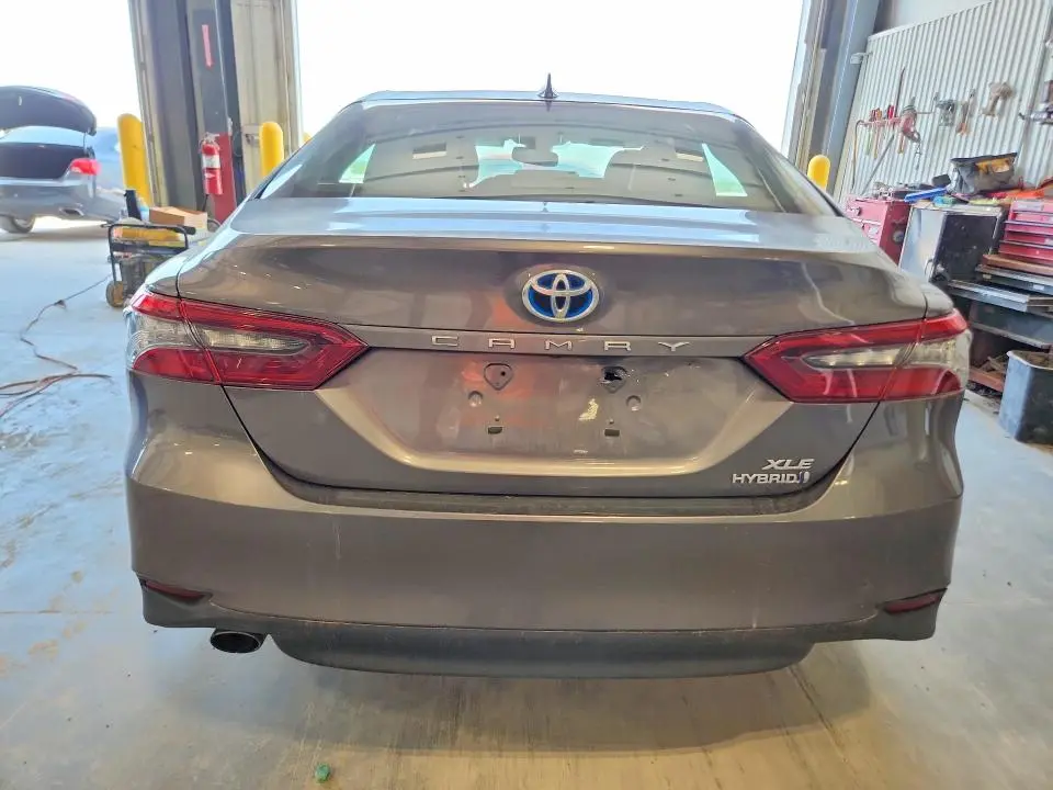 2022 TOYOTA CAMRY XLE  