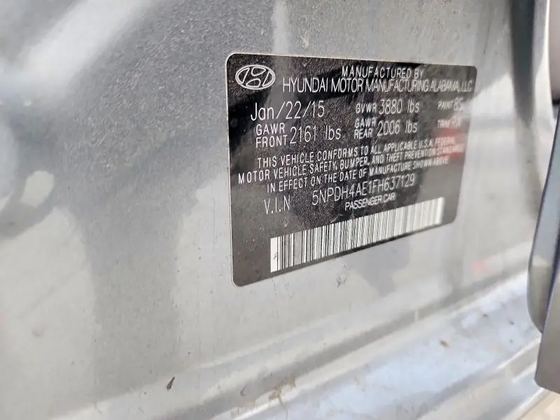 2015 HYUNDAI ELANTRA SE  