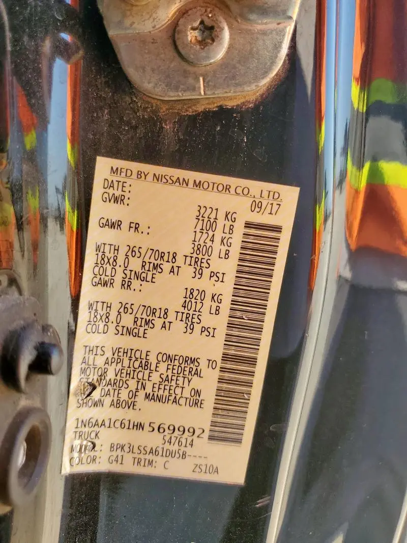 2017 NISSAN TITAN SV  