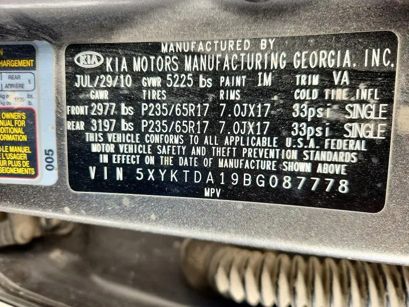 2011 KIA SORENTO BASE  