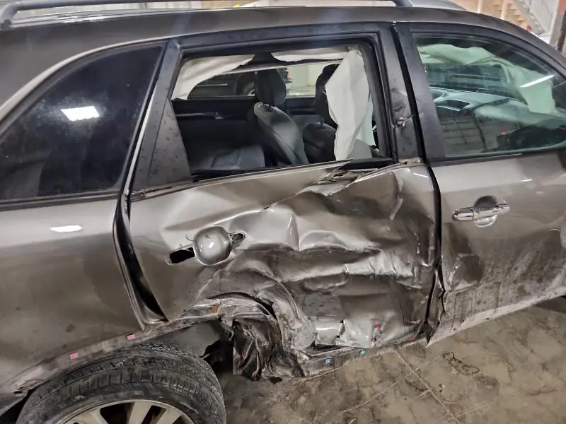 2011 KIA SORENTO BASE  