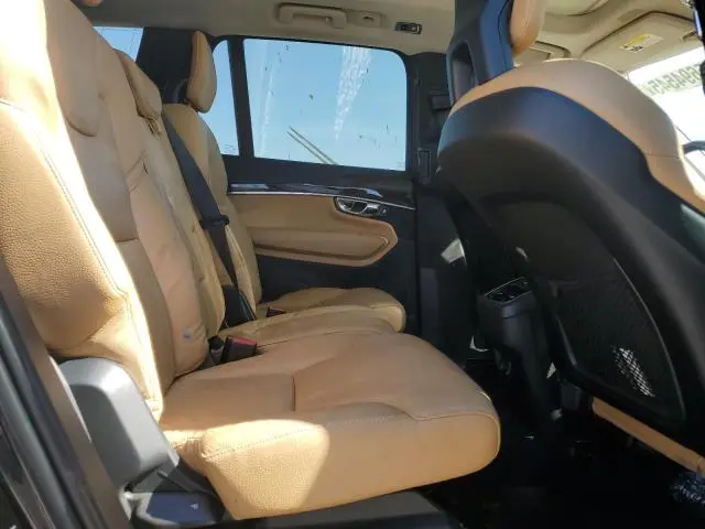 2016 VOLVO XC90 T6  