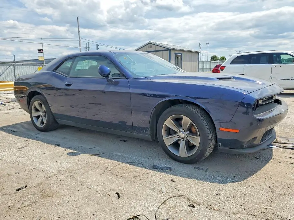 2016 DODGE CHALLENGER SXT  
