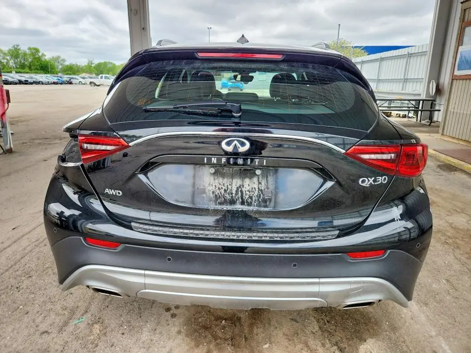 2017 INFINITI QX30 PREMIUM  