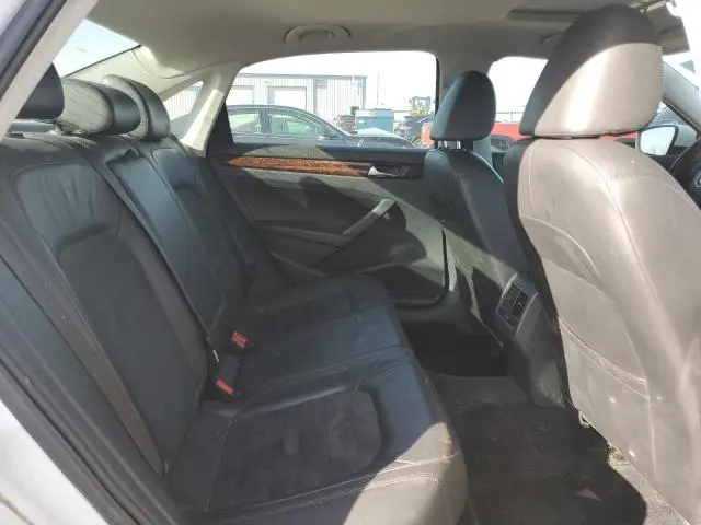 2013 VOLKSWAGEN PASSAT SEL  