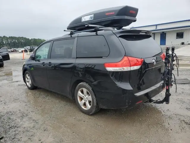 2013 TOYOTA SIENNA LE  