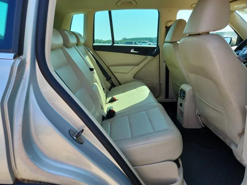 2011 VOLKSWAGEN TIGUAN S  
