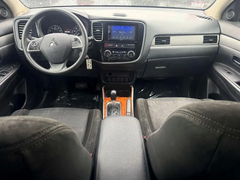 2018 MITSUBISHI OUTLANDER ES  