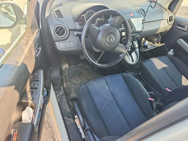 2011 MAZDA MAZDA2   