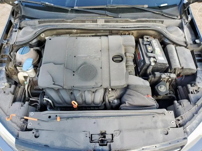 2013 VOLKSWAGEN JETTA SE  