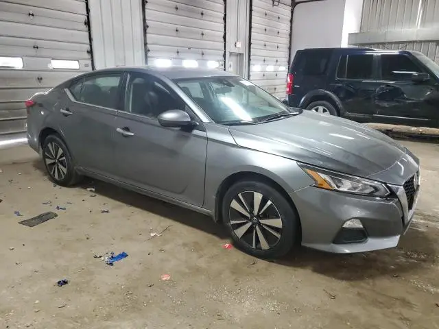2022 NISSAN ALTIMA SV  