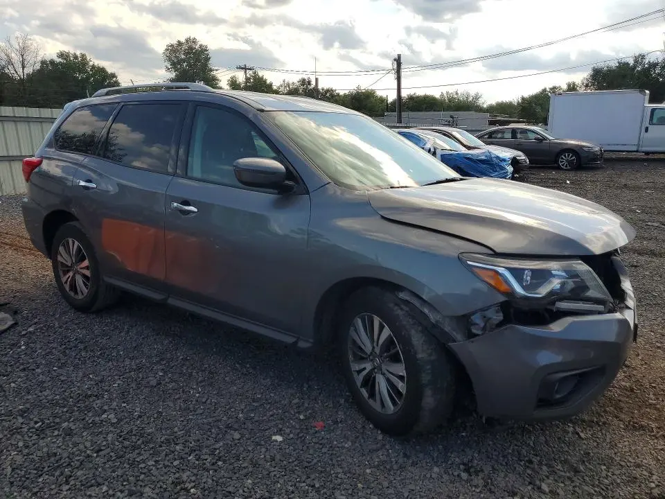 2018 NISSAN PATHFINDER SV  