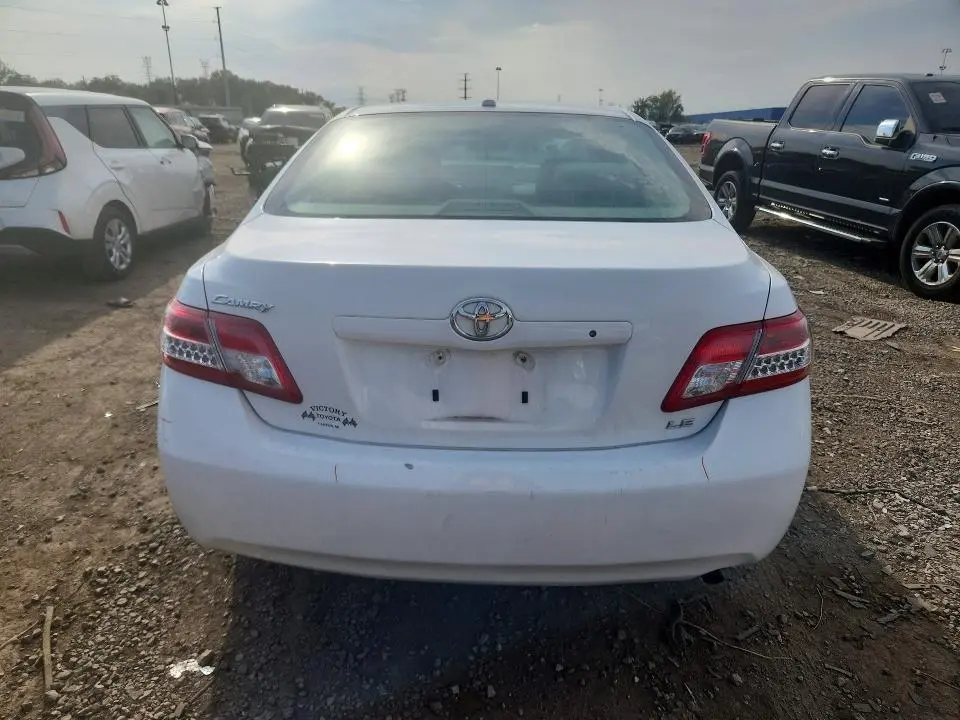 2011 TOYOTA CAMRY LE  