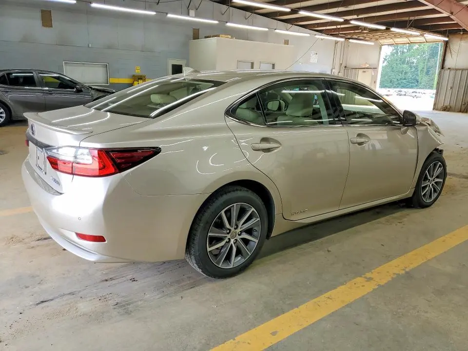 2017 LEXUS ES 300H  