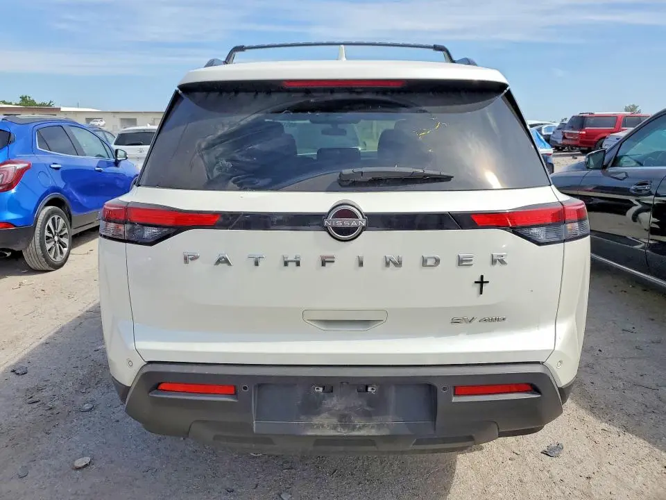 2023 NISSAN PATHFINDER SV  