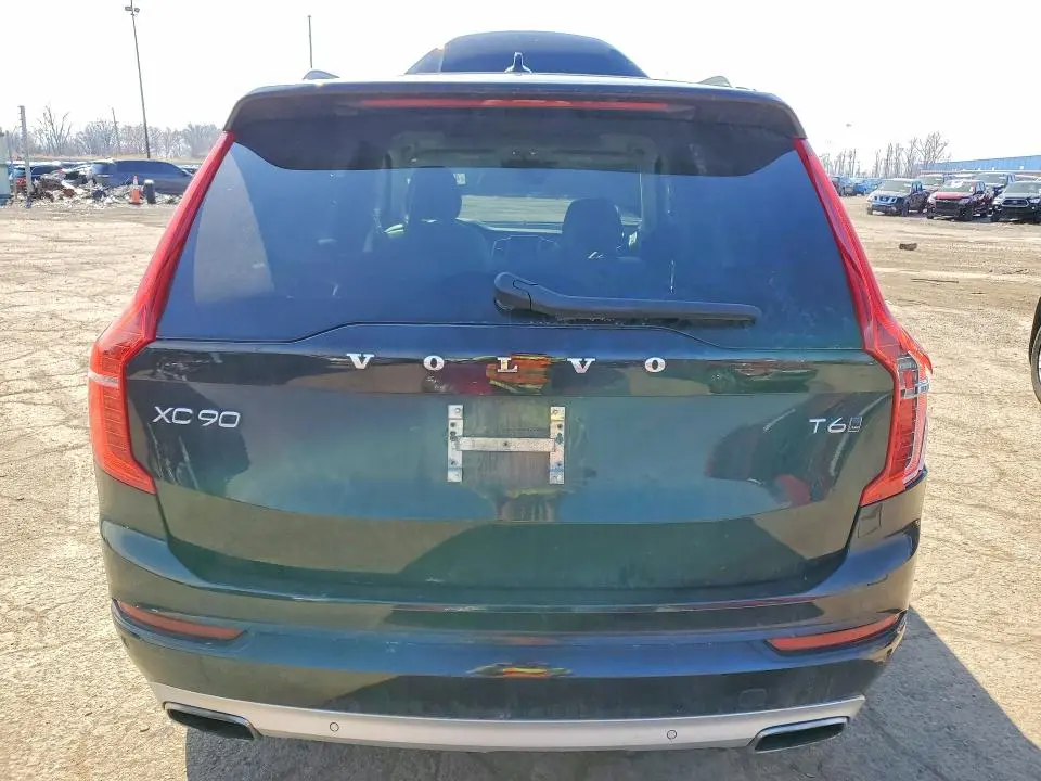2021 VOLVO XC90 T6 MOMENTUM  