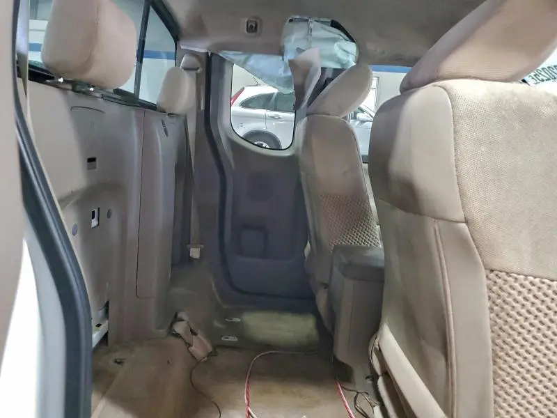 2015 NISSAN FRONTIER SV  