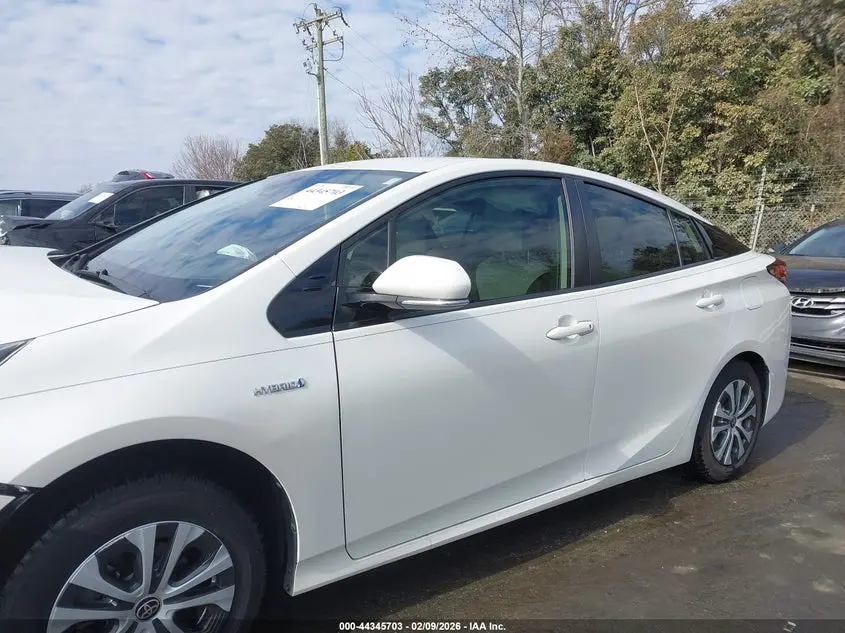 2020 TOYOTA PRIUS XLE AWD-E