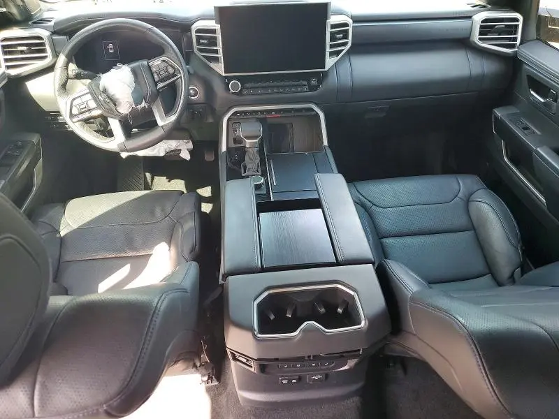 2024 TOYOTA TUNDRA PLATINUM  