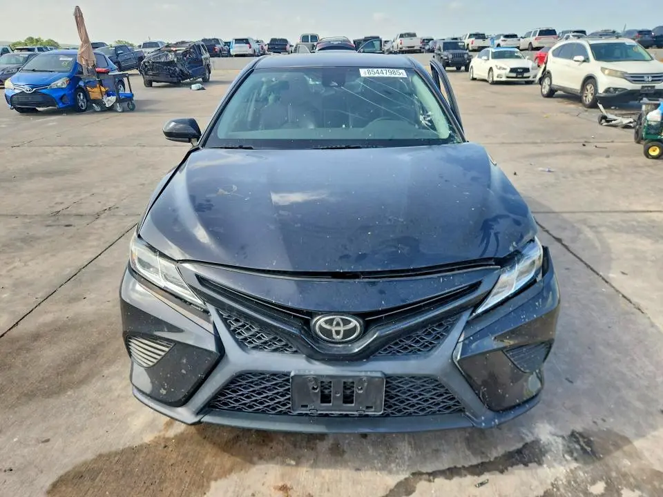 2019 TOYOTA CAMRY SE  