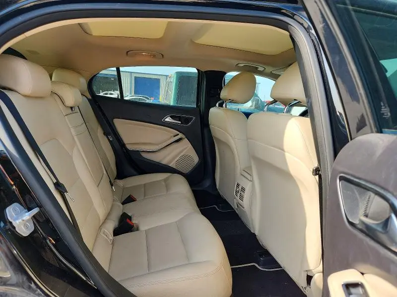 2015 MERCEDES-BENZ GLA 250  