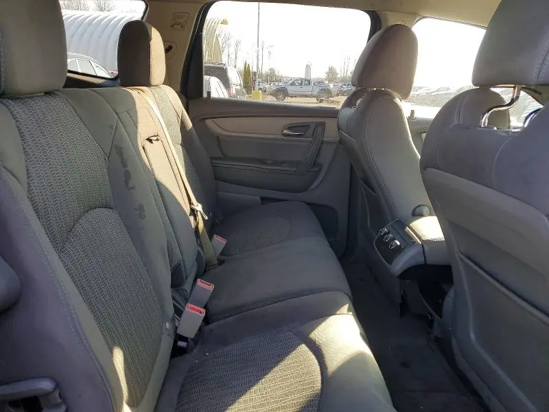 2016 CHEVROLET TRAVERSE LS  