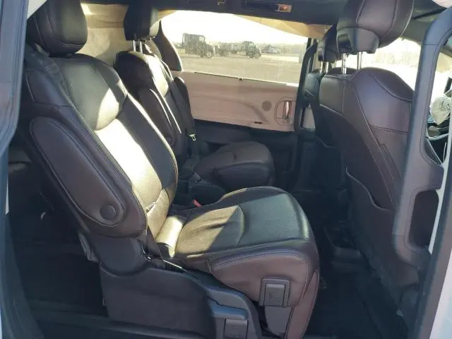 2023 TOYOTA SIENNA LIMITED  