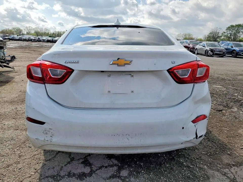 2017 CHEVROLET CRUZE LT  
