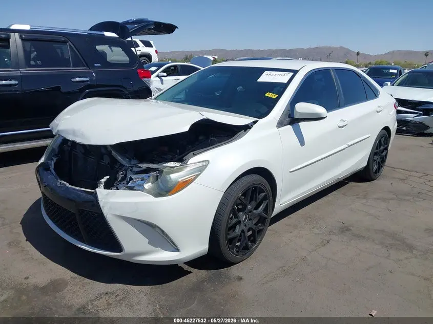 2016 TOYOTA CAMRY SE