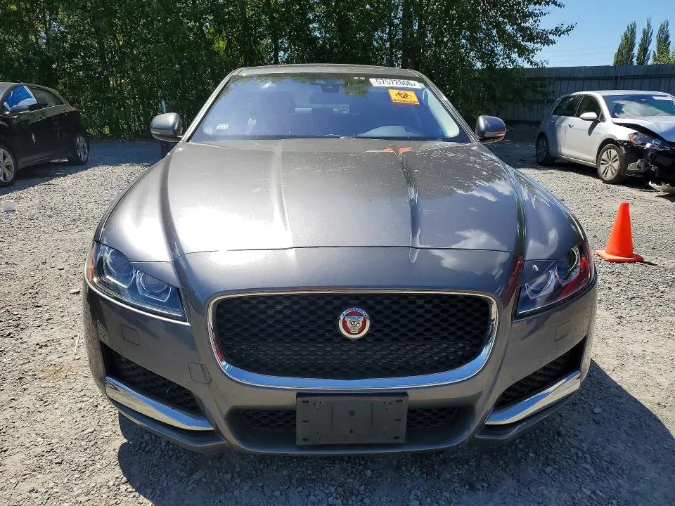 2017 JAGUAR XF PREMIUM  