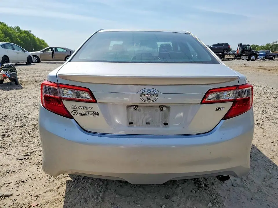 2012 TOYOTA CAMRY SE  