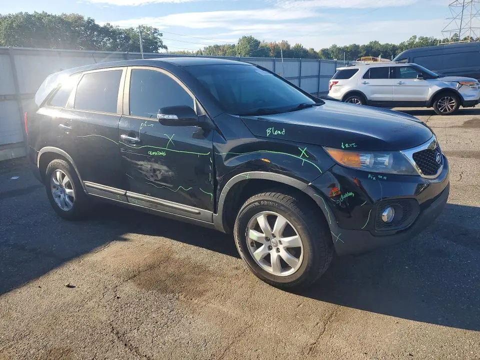 2013 KIA SORENTO LX  