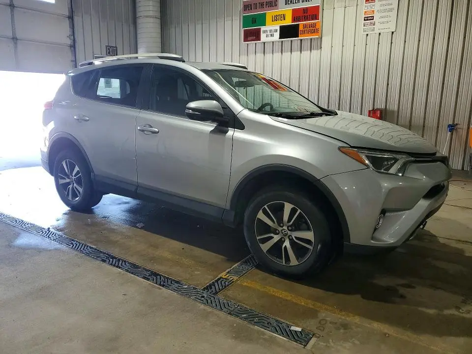 2018 TOYOTA RAV4 XLE  